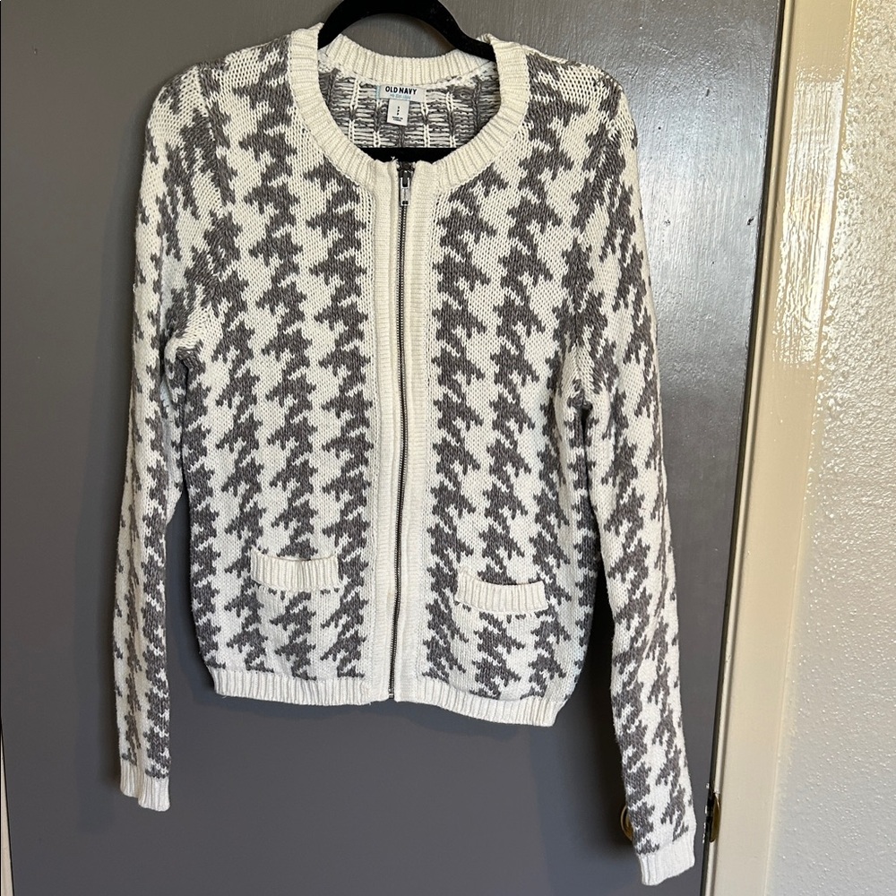 Old Navy Cream and Gray Houndstooth Cardigan